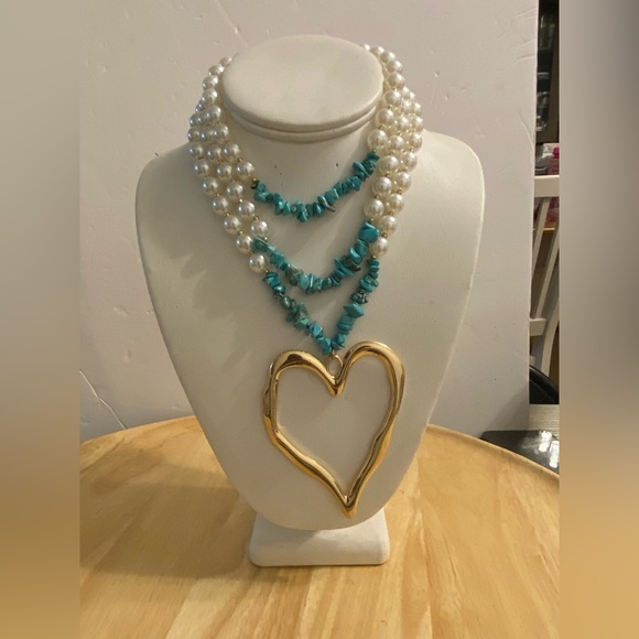 Jewelry - ELEGANT SAROJ TRENDING STATEMENT NECKLACE